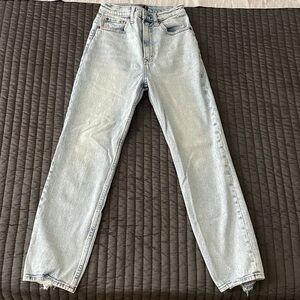 Abercrombie & Fitch Ultra High Rise Straight Jean